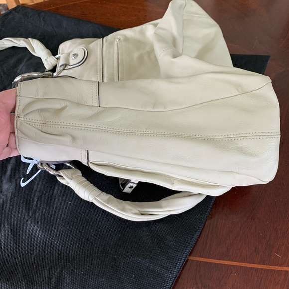 B. Makowski Cream Leather Bag - Picture 7 of 13